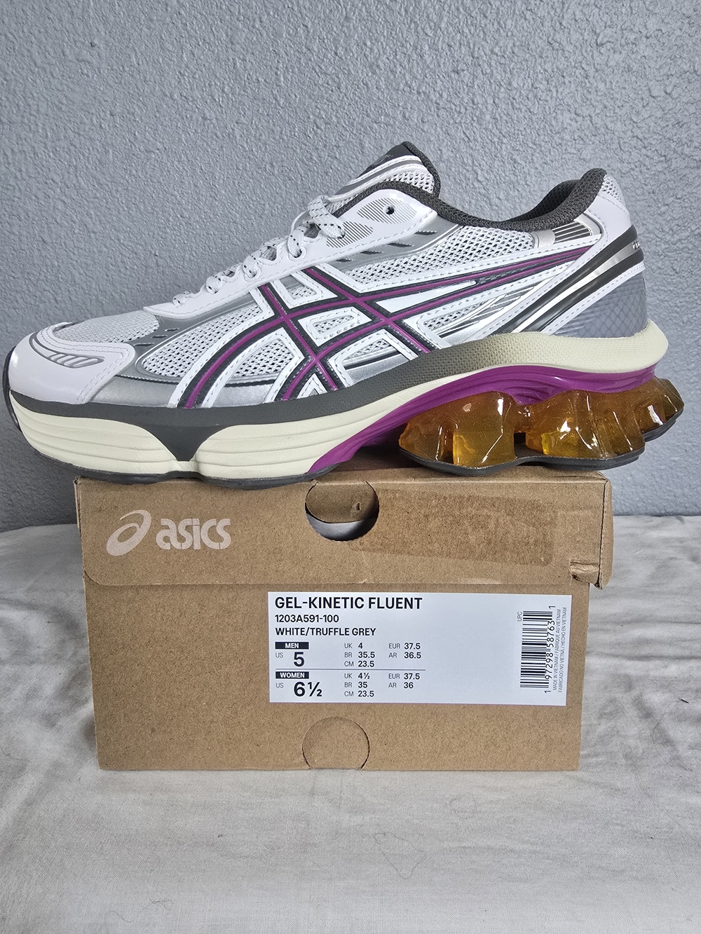 ASICS GEL-Kinetic Fluent White/Gray Running Shoe with Purple Accents